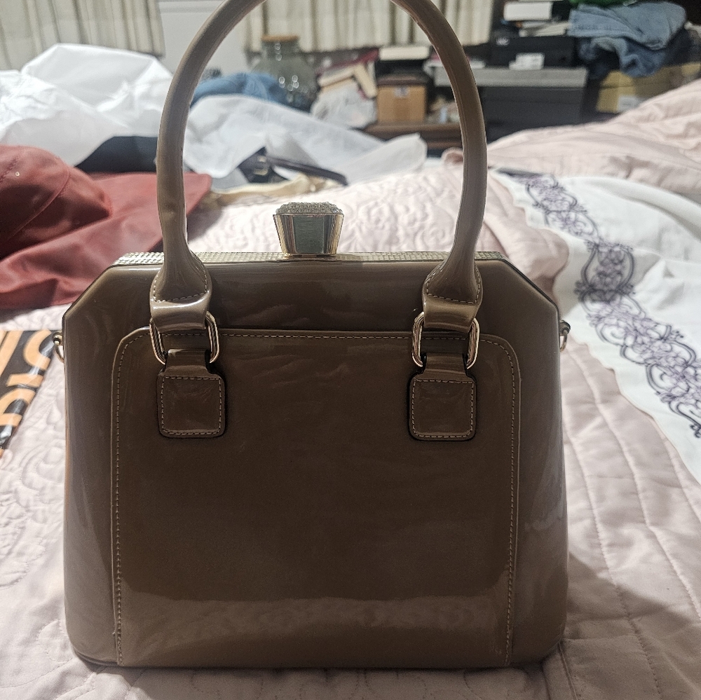 Kiss lock purse